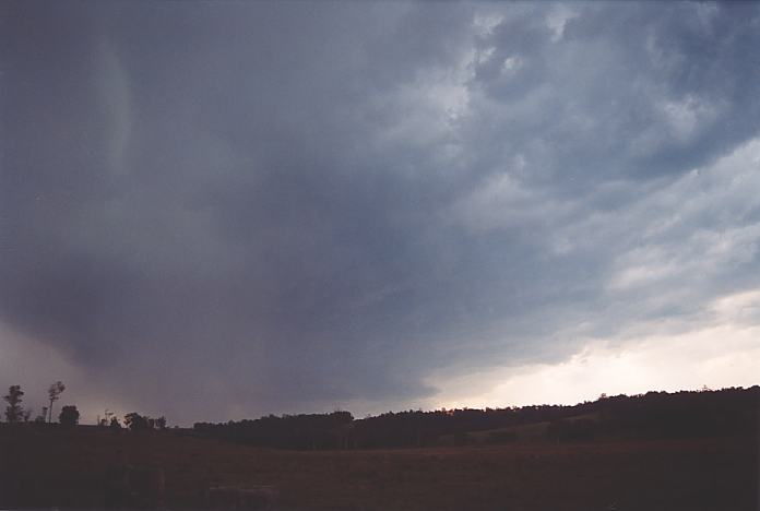 cumulonimbus thunderstorm_base : 20km S of Bulahdelah, NSW   24 November 2001
