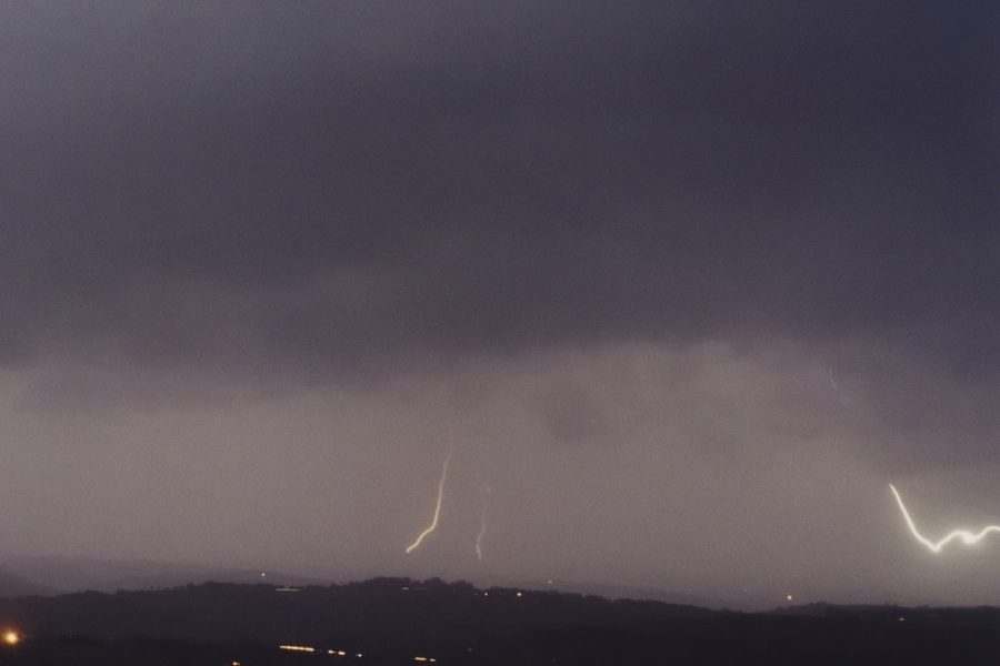 lightning lightning_bolts : McLeans Ridges, NSW   24 November 2001