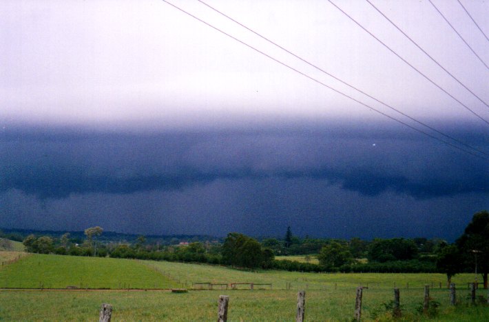 shelfcloud shelf_cloud : Wollongbar, NSW   26 November 2001