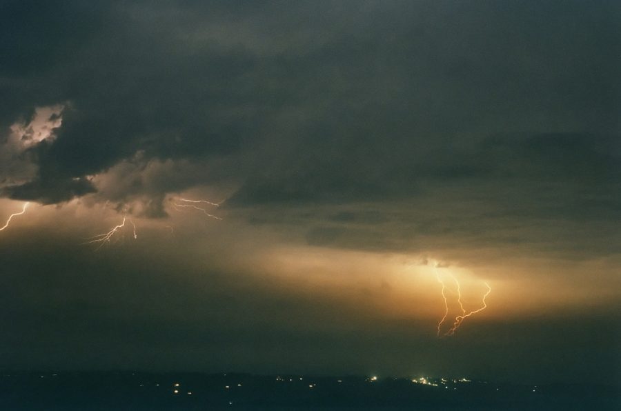 lightning lightning_bolts : McLeans Ridges, NSW   22 December 2001