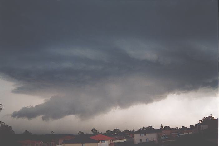 wallcloud thunderstorm_wall_cloud : Liverpool, NSW   16 February 2002