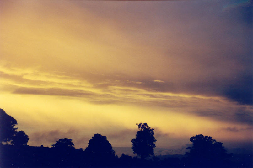 altostratus altostratus_cloud : McLeans Ridges, NSW   2 March 2002