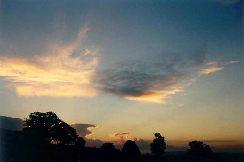 cirrus cirrus_cloud : McLeans Ridges, NSW   20 March 2002