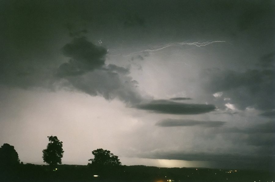 lightning lightning_bolts : McLeans Ridges, NSW   26 March 2002