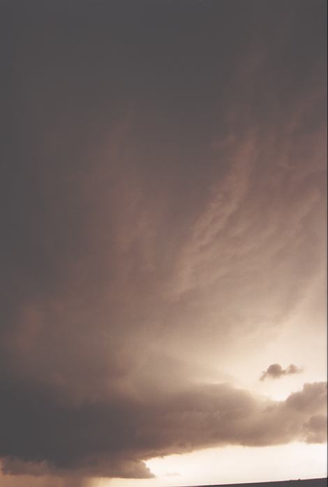 cumulonimbus supercell_thunderstorm : SE of Spearman, Texas, USA   23 May 2002