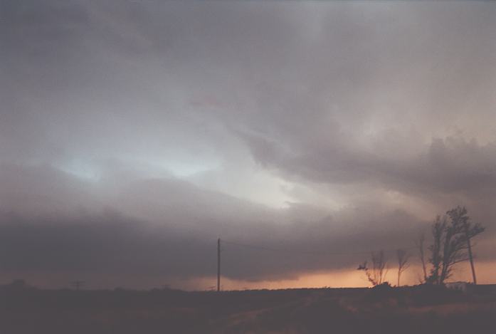 wallcloud thunderstorm_wall_cloud : near Chillicothe, Texas, USA   24 May 2002