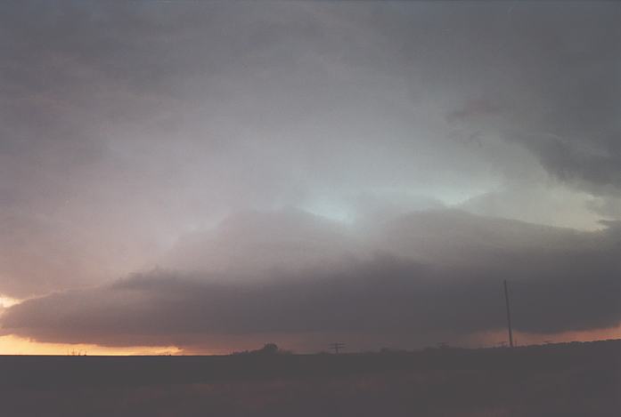 wallcloud thunderstorm_wall_cloud : near Chillicothe, Texas, USA   24 May 2002