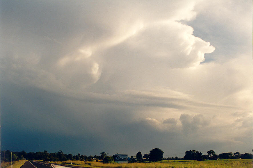 thunderstorm cumulonimbus_incus : Woodburn, NSW   30 March 2003