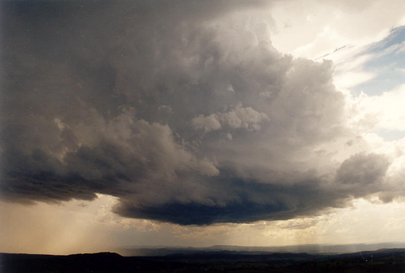 wallcloud thunderstorm_wall_cloud : Mallanganee NSW   25 October 2003