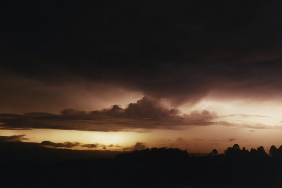 lightning lightning_bolts : McLeans Ridges, NSW   25 October 2003