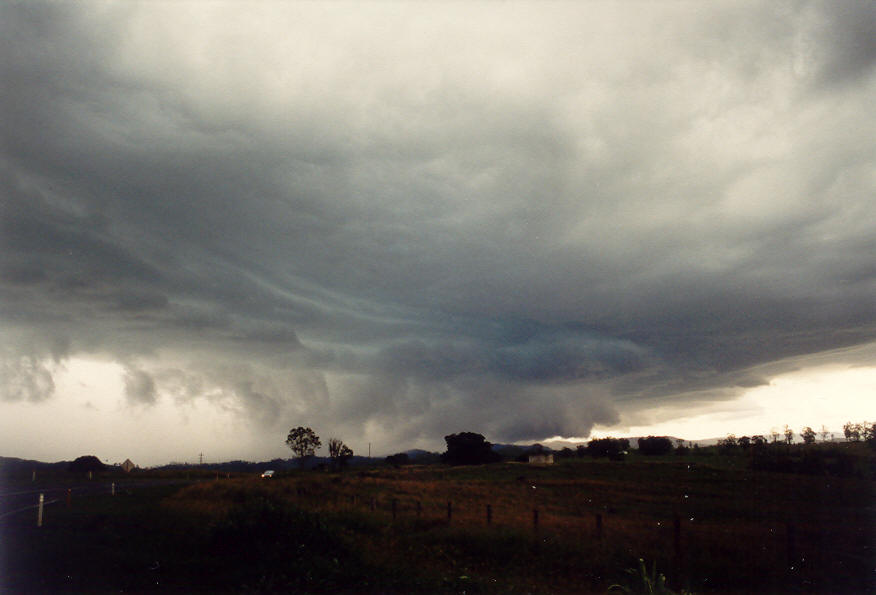 shelfcloud shelf_cloud : Tabulam, NSW   23 January 2004