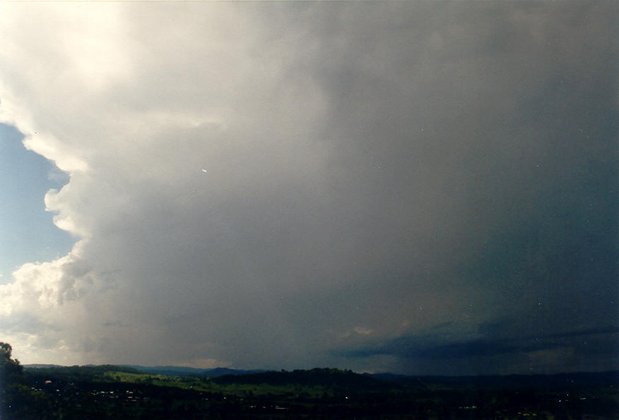 cumulonimbus thunderstorm_base : S of Kyogle, NSW   26 January 2004