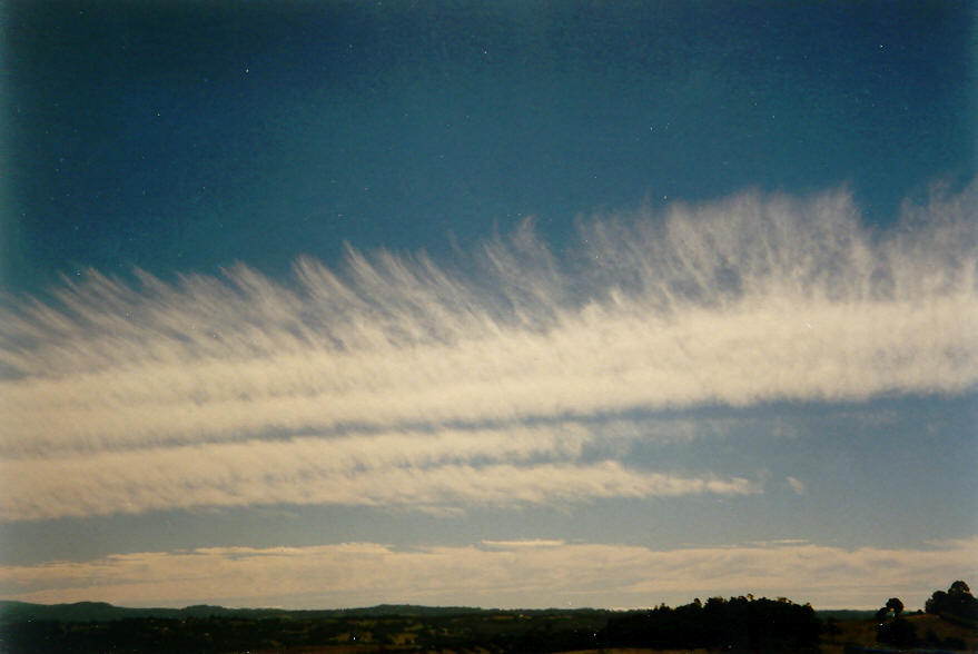 cirrus cirrus_cloud : McLeans Ridges, NSW   30 April 2004