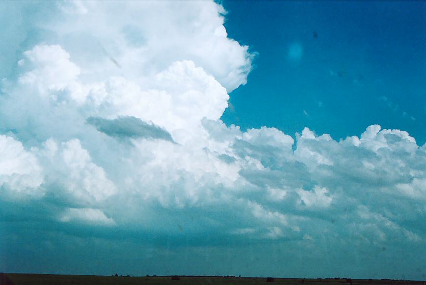 cumulonimbus supercell_thunderstorm : N of Coldwater, Kansas, USA   12 May 2004