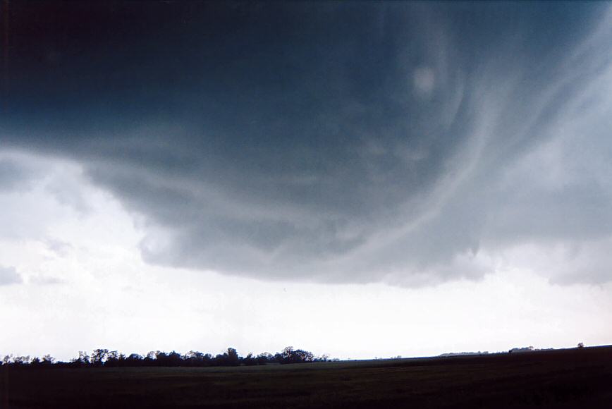 wallcloud thunderstorm_wall_cloud : Attica, Kansas, USA   12 May 2004