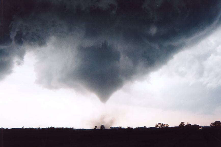 wallcloud thunderstorm_wall_cloud : Attica, Kansas, USA   12 May 2004
