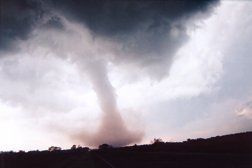 wallcloud thunderstorm_wall_cloud : Attica, Kansas, USA   12 May 2004