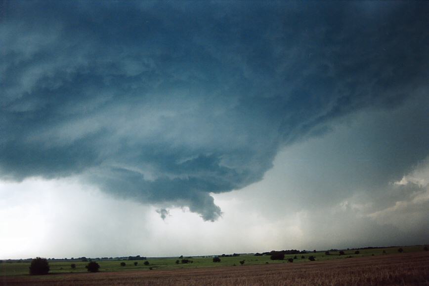 cumulonimbus thunderstorm_base : N of Bellville, Kansas, USA   24 May 2004