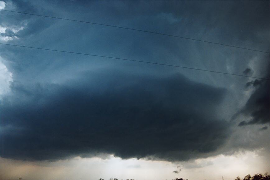 wallcloud thunderstorm_wall_cloud : Minco, W of Oklahoma City, Oklahoma, USA   26 May 2004