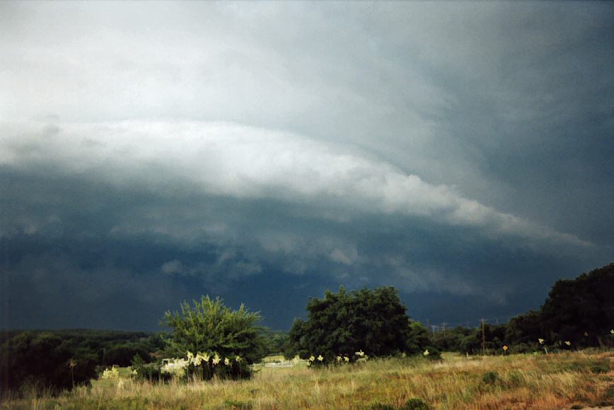 cumulonimbus supercell_thunderstorm : N of Weatherford, Texas, USA   1 June 2004