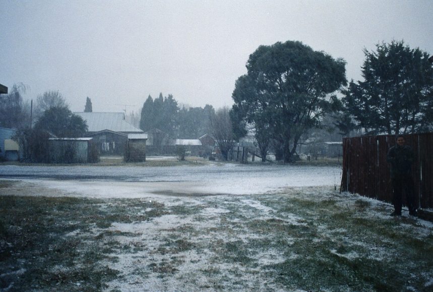 snow snow_pictures : Guyra, NSW   20 June 2004