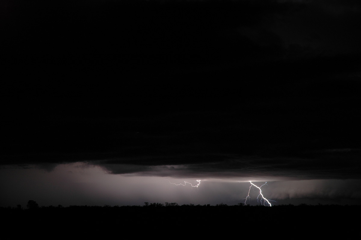 lightning lightning_bolts : near Coonamble, NSW   7 December 2004