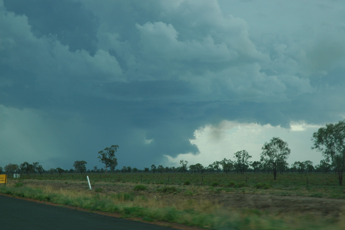 wallcloud thunderstorm_wall_cloud : W of Walgett, NSW   8 December 2004