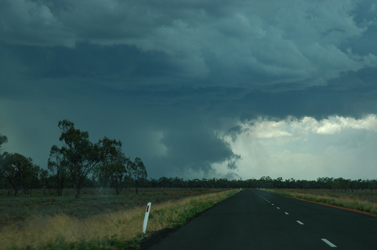 wallcloud thunderstorm_wall_cloud : W of Walgett, NSW   8 December 2004