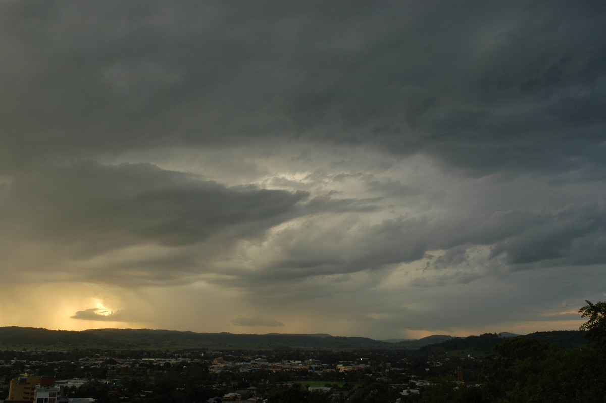 cumulonimbus thunderstorm_base : Lismore, NSW   17 December 2004