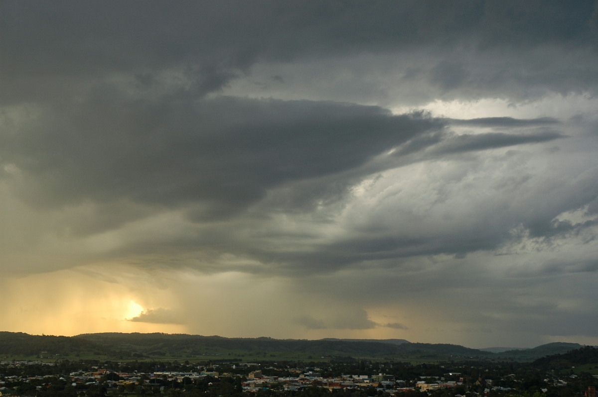 cumulonimbus thunderstorm_base : Lismore, NSW   17 December 2004