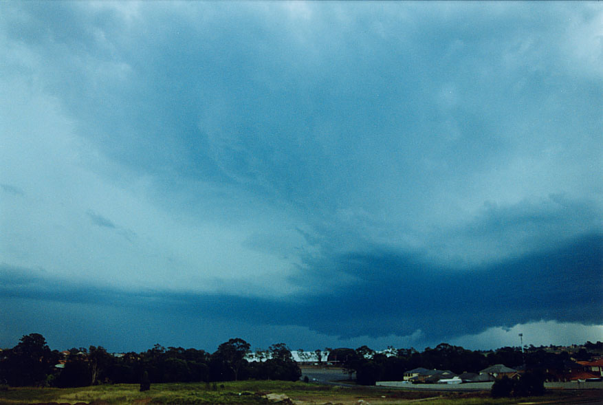 wallcloud thunderstorm_wall_cloud : Parklea, NSW   2 February 2005