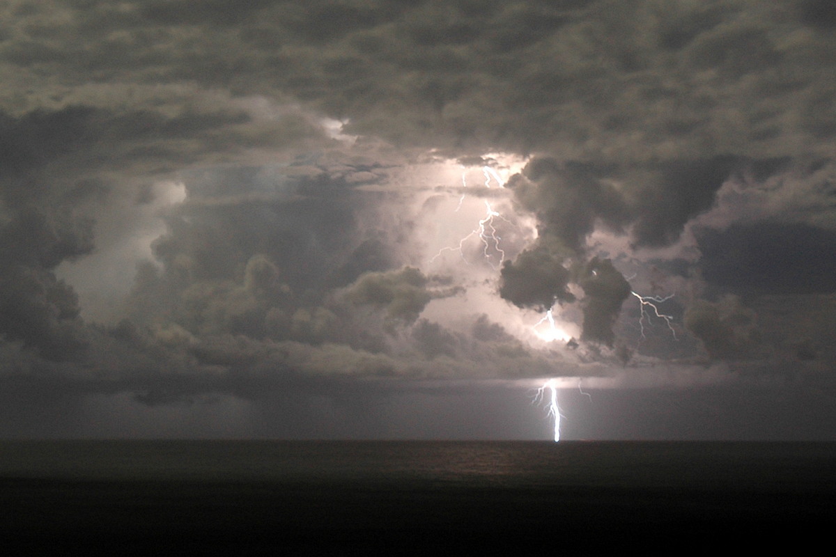 lightning lightning_bolts : Broadwater, NSW   25 March 2005