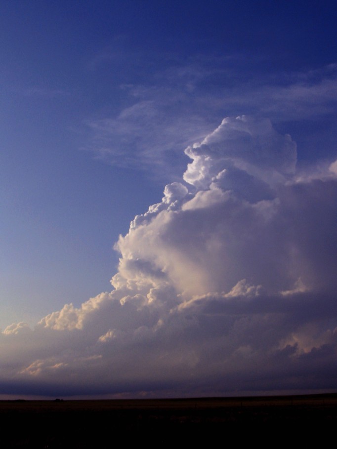 thunderstorm cumulonimbus_incus : SE of Des Moines, New Mexico, USA   30 May 2005