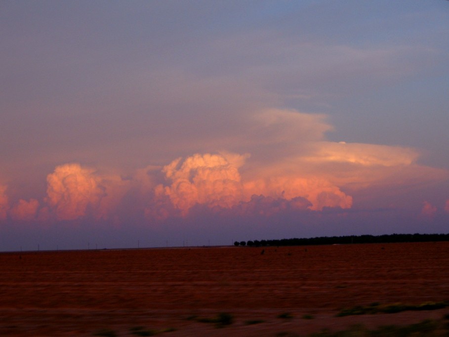 thunderstorm cumulonimbus_incus : W of Lubbock, Texas, USA   31 May 2005