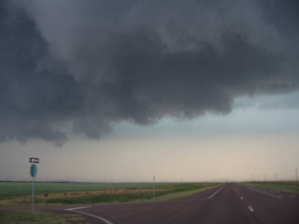 wallcloud thunderstorm_wall_cloud : near Snyder, Oklahoma, USA   5 June 2005
