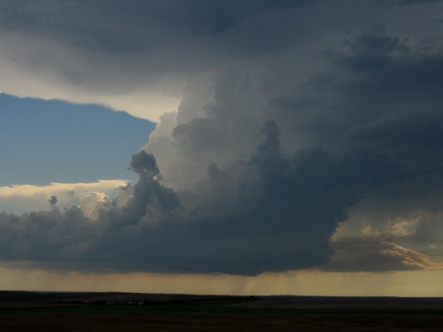 cumulonimbus supercell_thunderstorm : E of Wanblee, South Dakota, USA   7 June 2005
