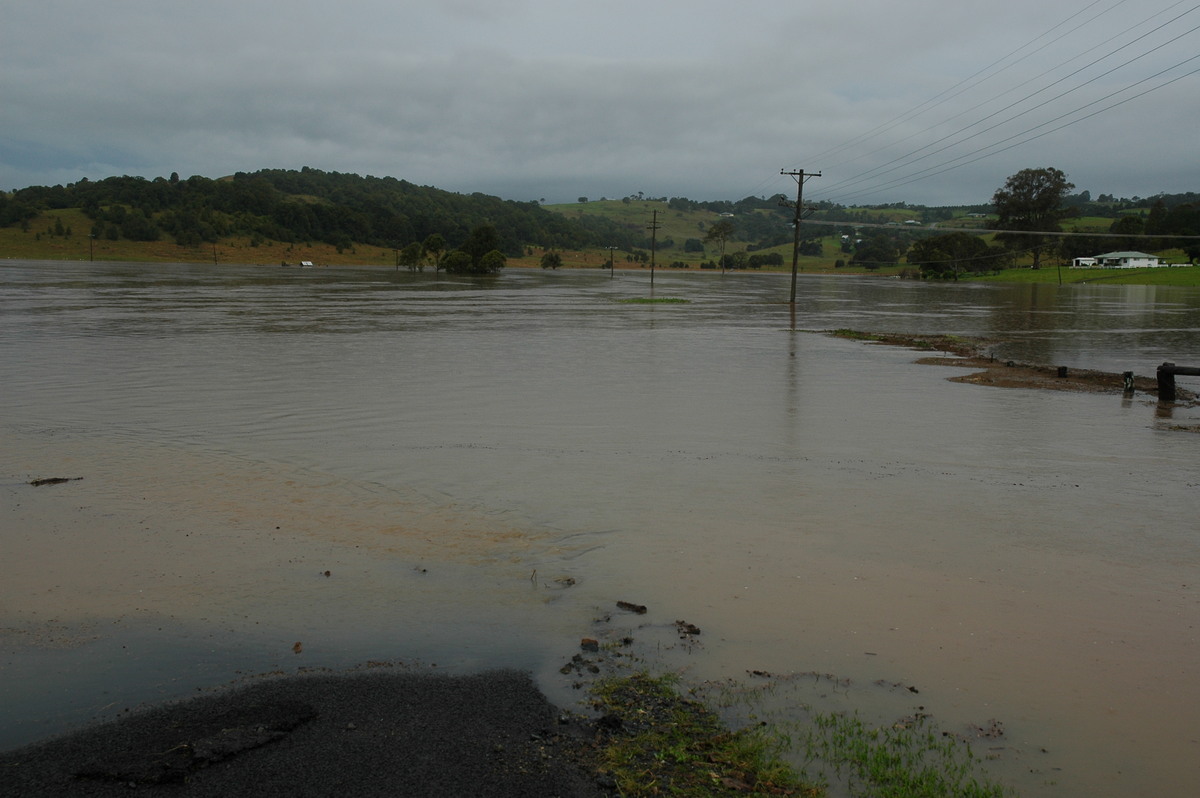 flashflooding flood_pictures : Eltham, NSW   30 June 2005