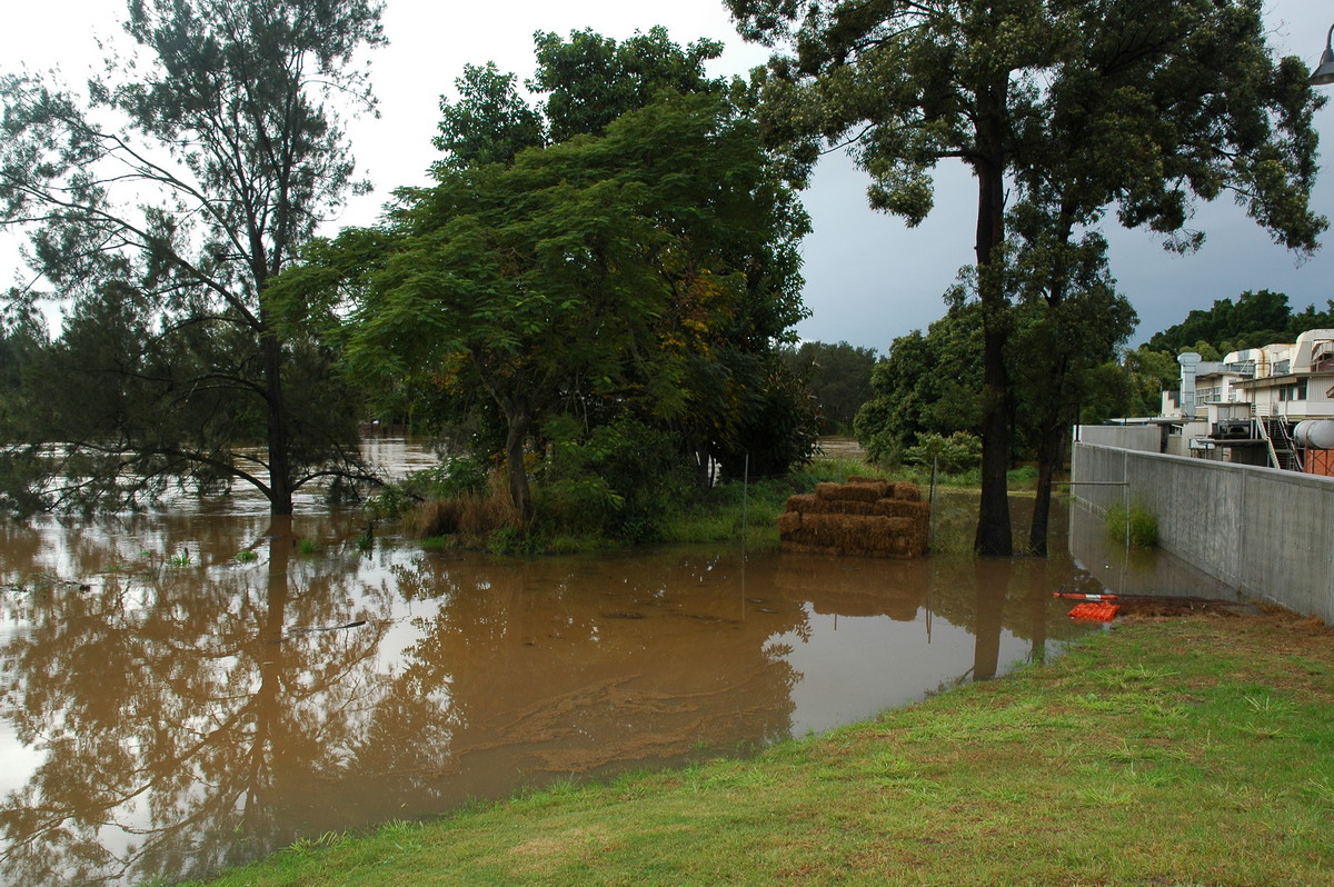 flashflooding flood_pictures : Lismore, NSW   30 June 2005