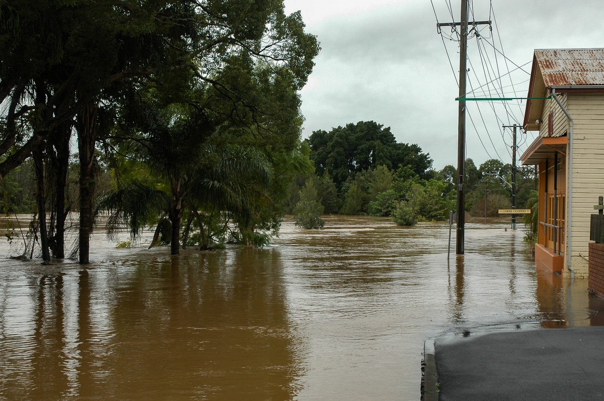 flashflooding flood_pictures : Lismore, NSW   30 June 2005