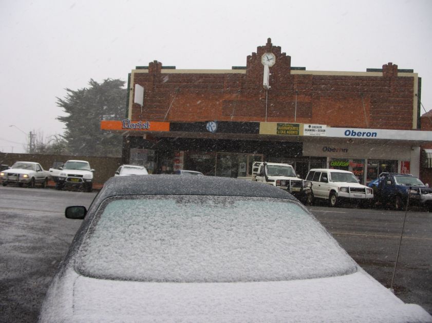 snow snow_pictures : Oberon, NSW   10 August 2005