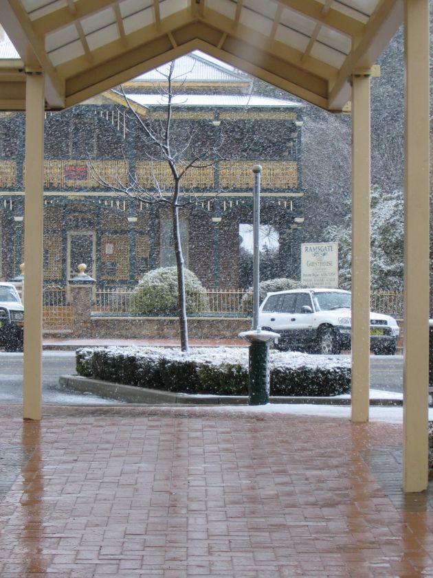 snow snow_pictures : Oberon, NSW   10 August 2005