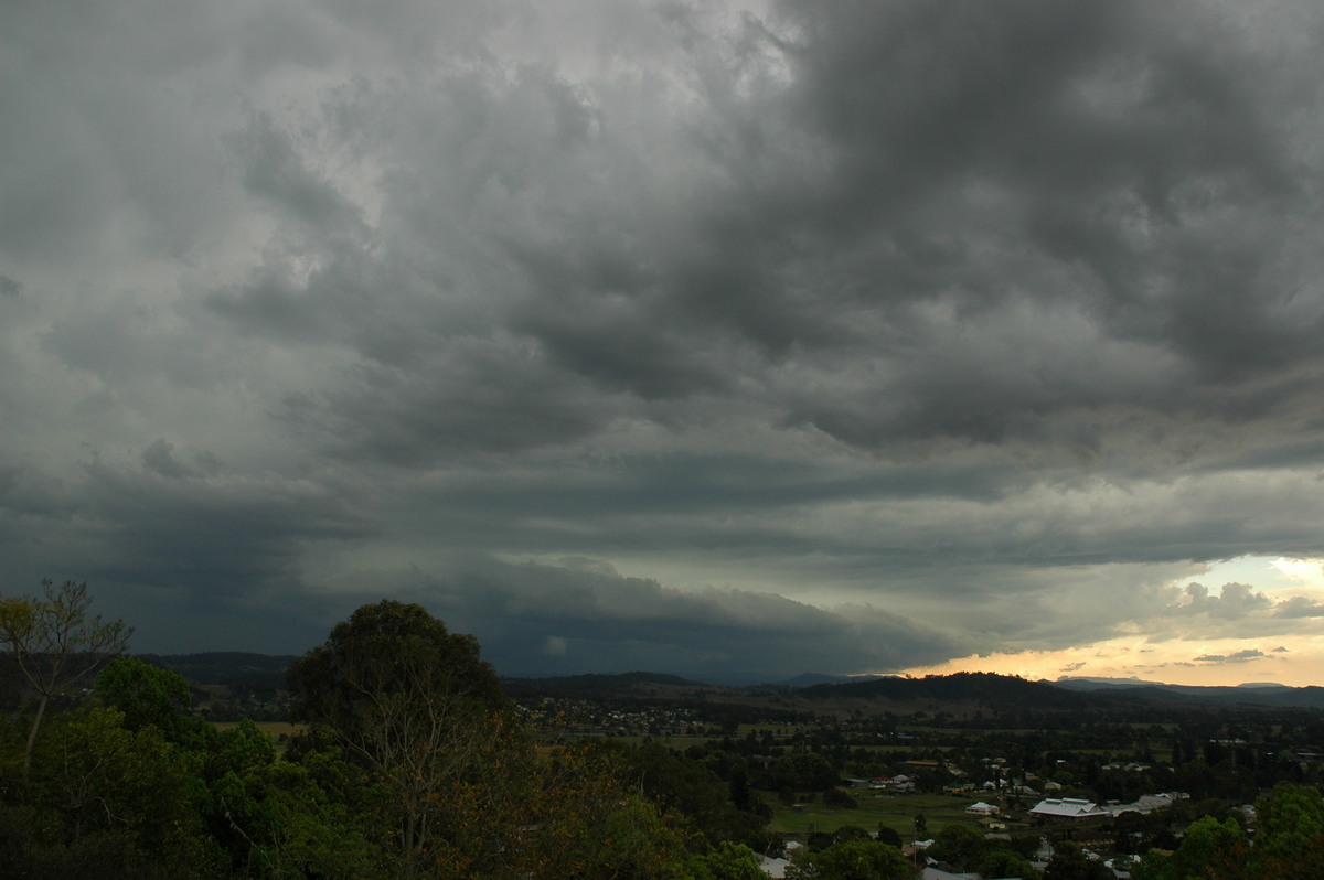 shelfcloud shelf_cloud : Kyogle, NSW   27 September 2005