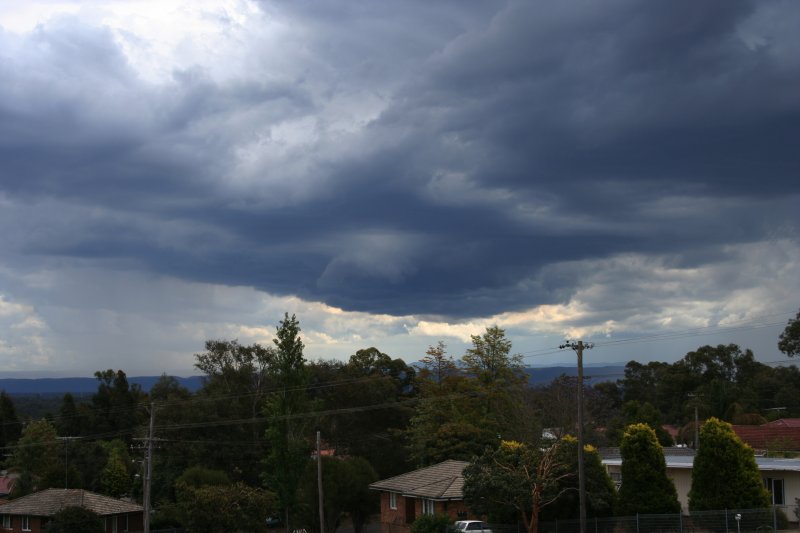 cumulonimbus thunderstorm_base : Riverstone, NSW   22 October 2005