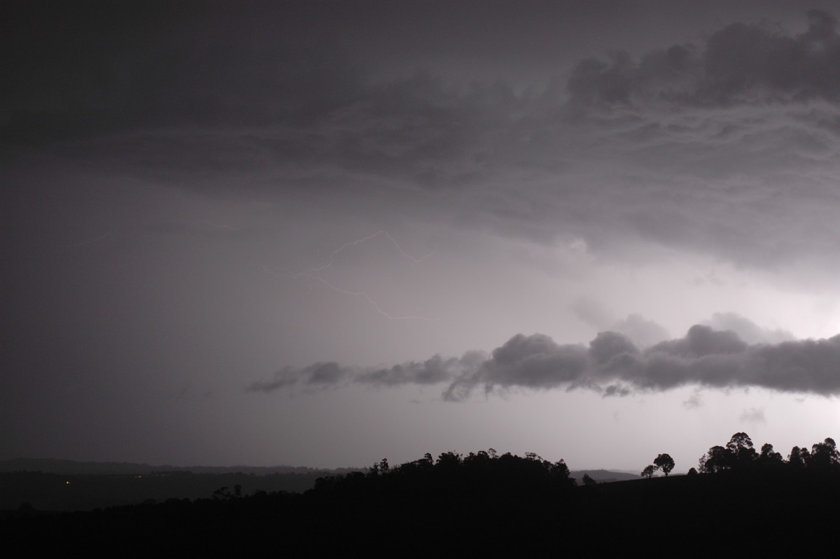 lightning lightning_bolts : McLeans Ridges, NSW   24 October 2005