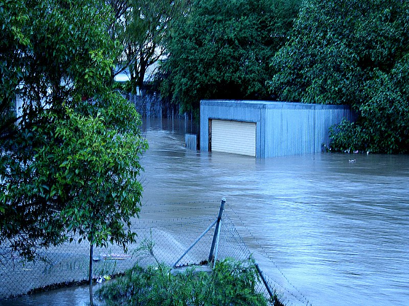 flashflooding flood_pictures : Molong, NSW   8 November 2005