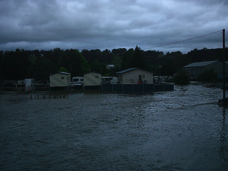 flashflooding flood_pictures : Molong, NSW   8 November 2005