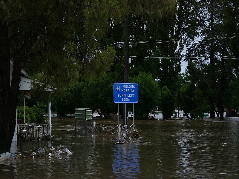 flashflooding flood_pictures : Molong, NSW   8 November 2005