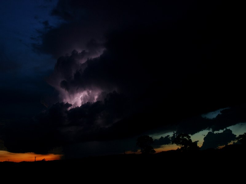 thunderstorm cumulonimbus_incus : Coonabarabran, NSW   25 November 2005