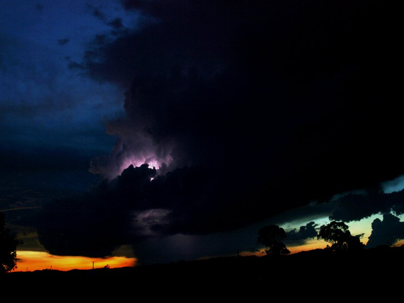 thunderstorm cumulonimbus_incus : Coonabarabran, NSW   25 November 2005