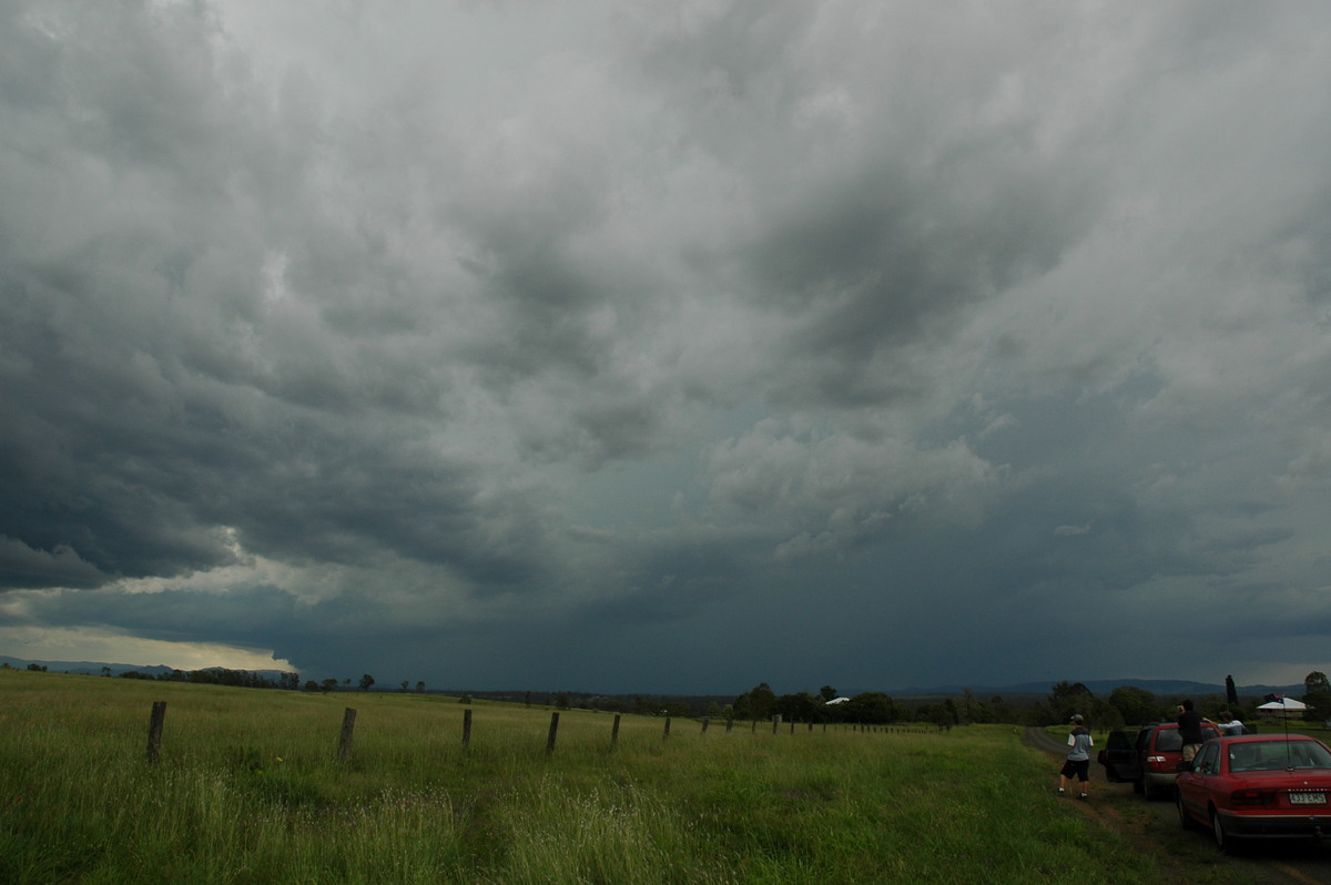 cumulonimbus thunderstorm_base : W of Brisbane, NSW   27 November 2005